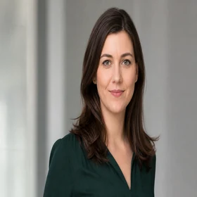 Porträt der Methodikerin Franziska Meier im Business-Look